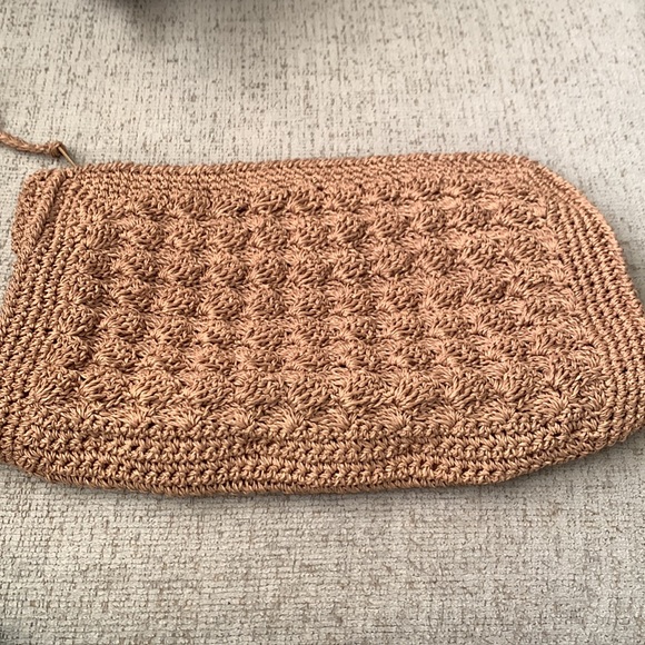 Very nice crocheted hand clutch very bohemian. - Picture 3 of 5